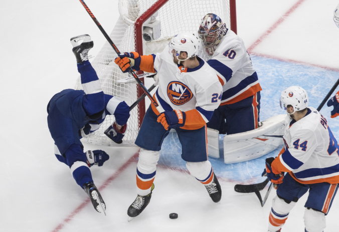 islanders_lightning_hockey_79033 d76cdd9eae8949beb25ab819a661997a 676x463