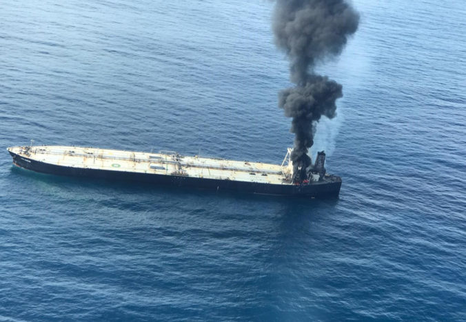 sri_lanka_ship_fire_44850 843b3b5338a341188a4042b4194465d4 676x467