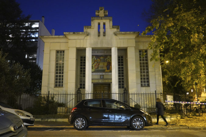 france_priest_shot_16664 f34678c54b304d4187ca82cfd2c8878b 676x451