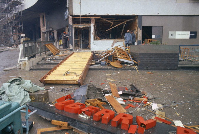 britain_pub_bombings_01246 83b6ddbe2990404da0b68d0042314dc7 676x456