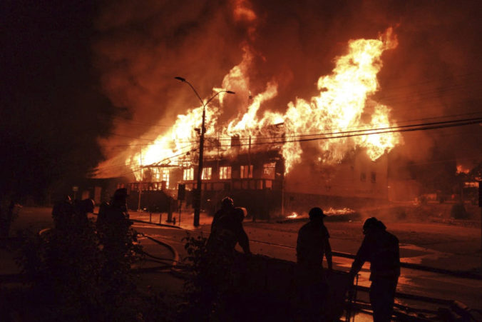 chile_protest_32962 3bef7b57f6c34e2eb381ed6d441360b6 676x451