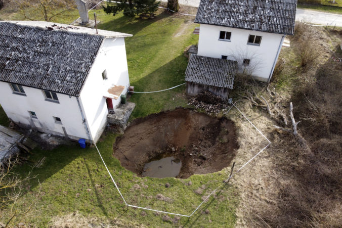 croatia_sinkholes_44071 36db2cc15a94419bbb695ebfbf493258 676x451