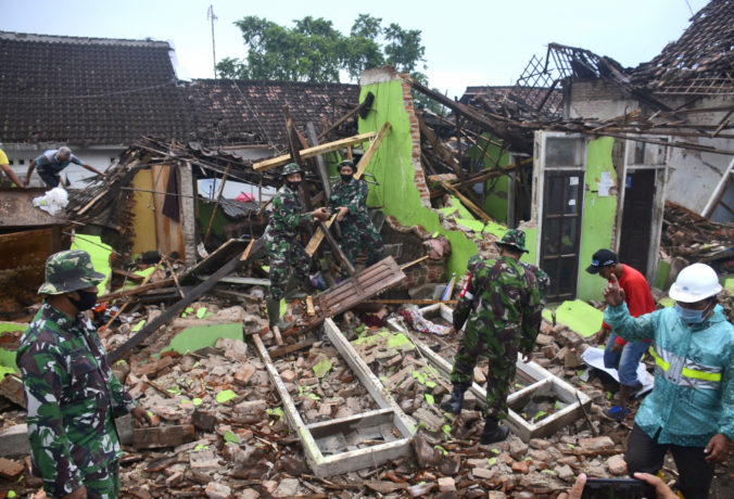 aptopix_indonesia_earthquake_21860 a1f33fa285db45e4b96a1dcdc2da1b58 676x460