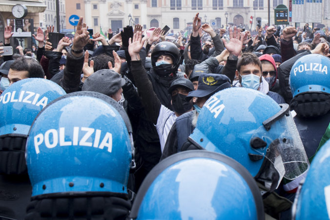 virus_outbreak_italy_protest_21750 68395318343048c8ad843db53b479cb8 676x451