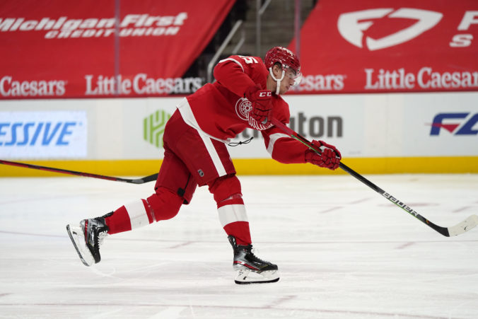blackhawks_red_wings_hockey_92209 2563e9e5a05a49259c82d93ded54fa2a 676x451