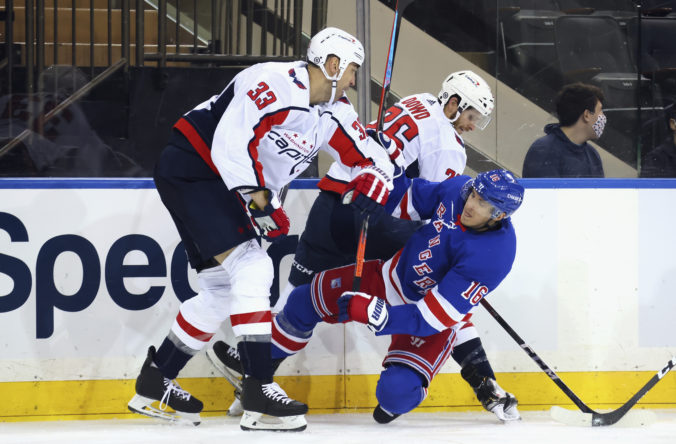 capitals_rangers_hockey_32302 6bf2f684e6614dfda4c56eb19c251c26 676x444