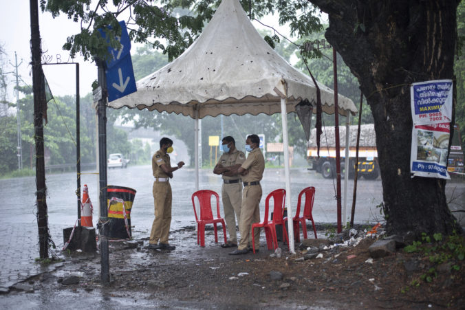 india_cyclone_78472 587d27064b8a43bfbd956f8bb3f28c0f 676x451