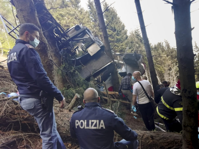 italy_cable_car_deaths_58794 4d5a0746deb9403a83efcc22c063d3a0 676x507