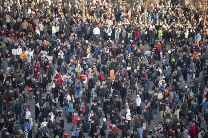 germany_protest_08934 a070f8b0e77d4acc81771a18e123ea82 676x450