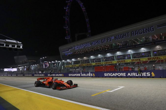 sebastian vettel f1 velka cena singapuru marina bay 676x451