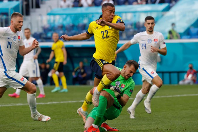 aptopix_russia_sweden_slovakia_euro_2020_soccer_63122 6fe1d3bbca6f47c8ae93e8777367c5b8 676x451