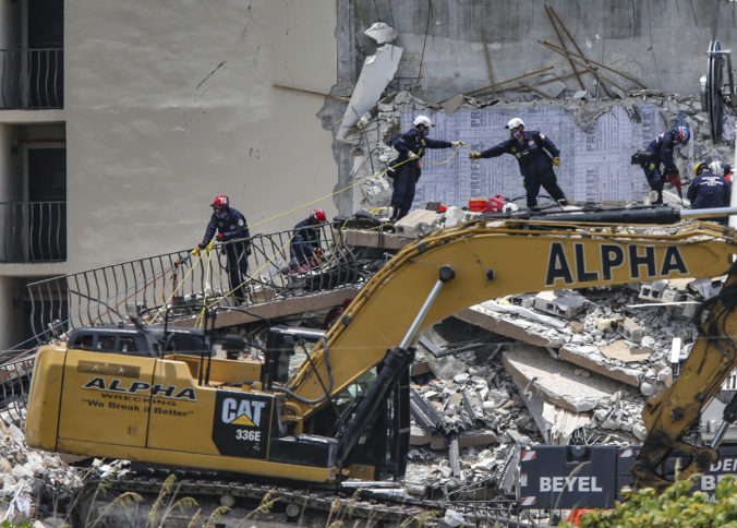 building_collapse_miami_44958 d3223cfff62b4c9bb3b536dfcadd9c41 676x484