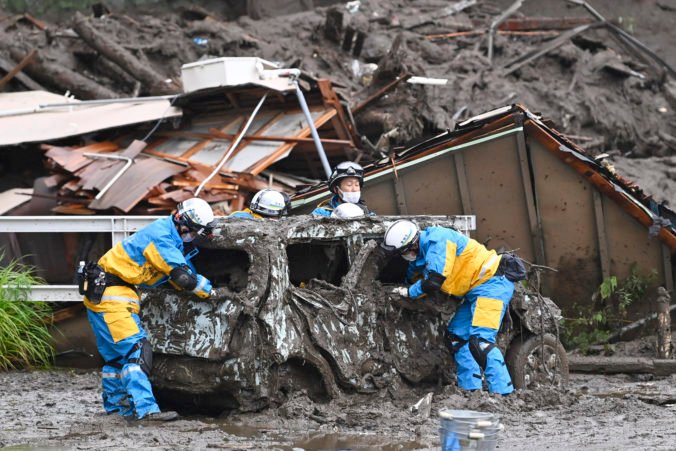 aptopix_japan_mudslide_48259 bc7a7ed0ab554b3d88c9610cc6eaa4d3 676x451