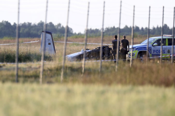 sweden_plane_crash_63213 30304b0362c74d4e9aae421c6dd8725a 676x450