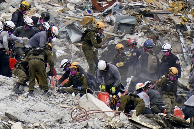 building_collapse_miami_33956 7193a49f6ce54d3ca00ce9f91326a302 676x451