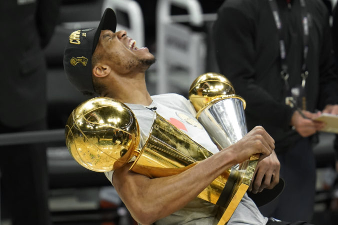 aptopix_nba_finals_suns_bucks_basketball_82239 2510fea21f0f4f5b988aebea2c8624d7 676x451