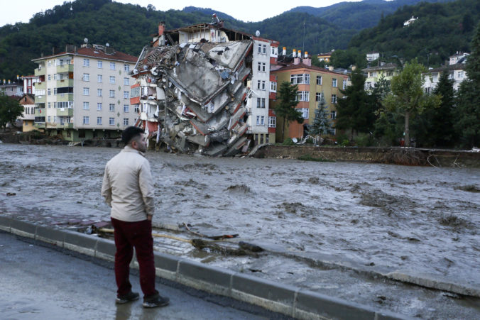 turkey_floods_77743 95783cbfd4e64a9da5693ed51c409f36 676x451