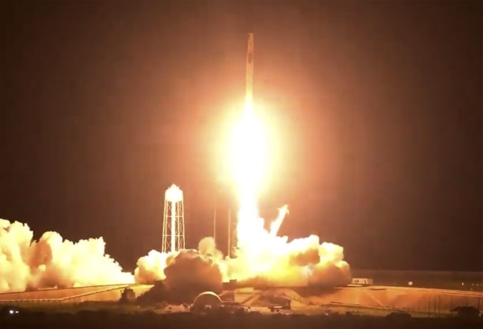 spacex_crew_launch_27855 b8ba795d5d3a44669fd9eed890b4f21d 676x461