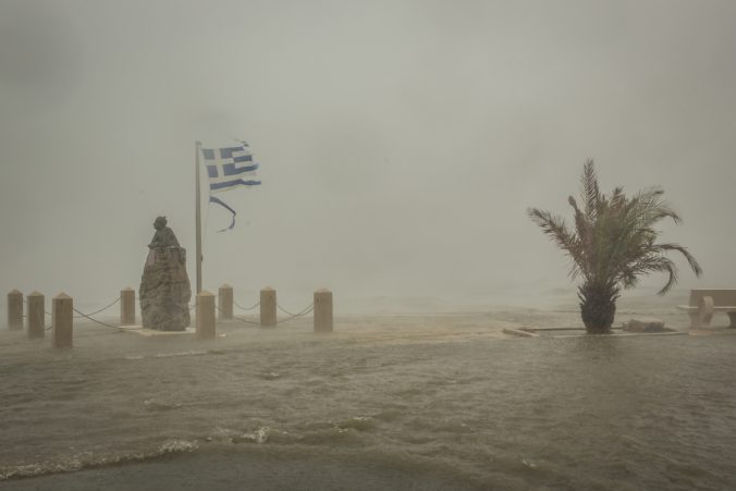 greece_storm_86200 42cdf5da436e4fd19eb1bca22643b401 676x451