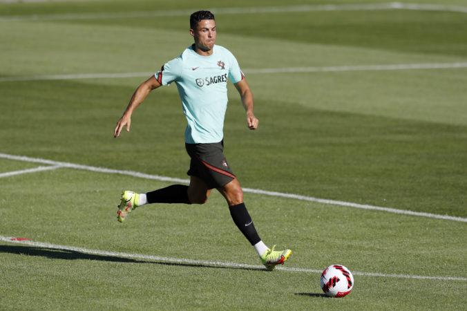 portugal_soccer_ronaldo_51809 b4176a249b0a4e9bbbc9f20c0a44dc9f 676x450