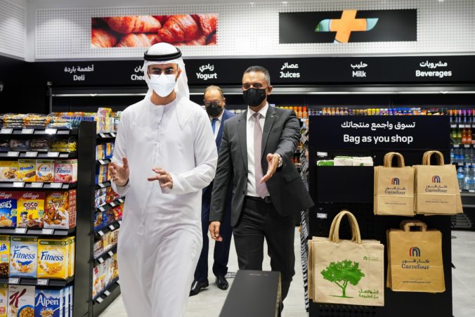 emirates_high tech_supermarket_06057 356e40ee839b49e6adbd62fe2a78dd19 676x451