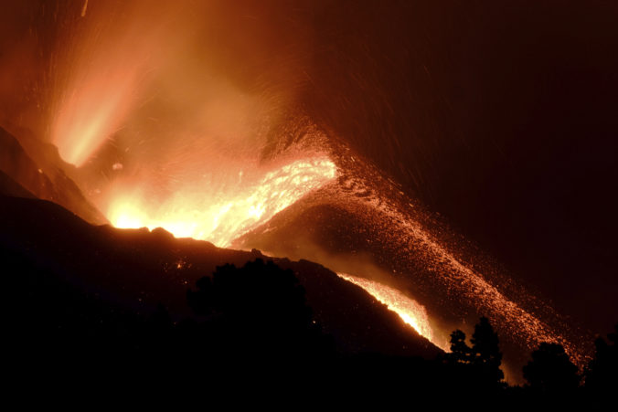 spain_volcano_59985 76886d2c71424efdb0be4e15532576bf 676x451