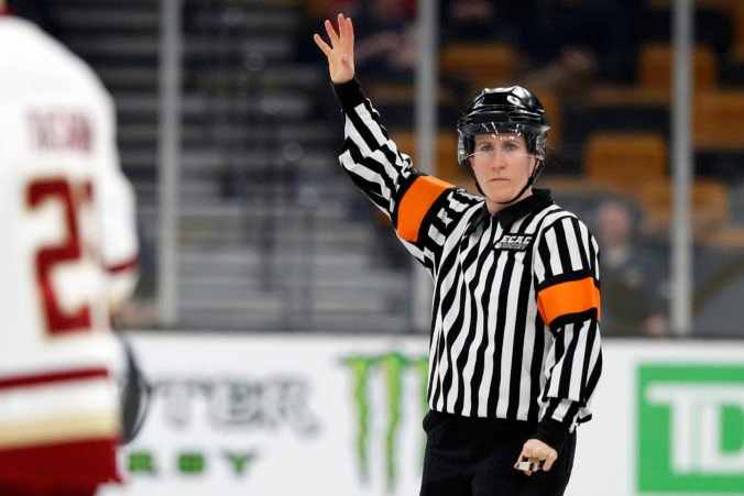 female_officials_hockey_16820 af9e304a8c8a4468af7bd555f2129822 676x451