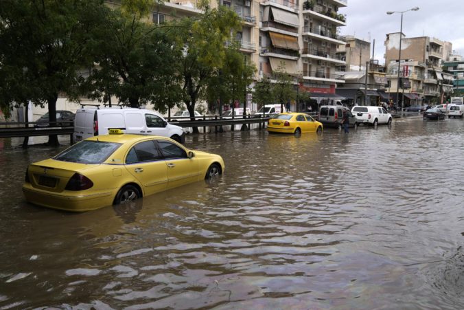 greece_storm_24326 12d4a0ad910247f48312a788e929e1b4 676x451