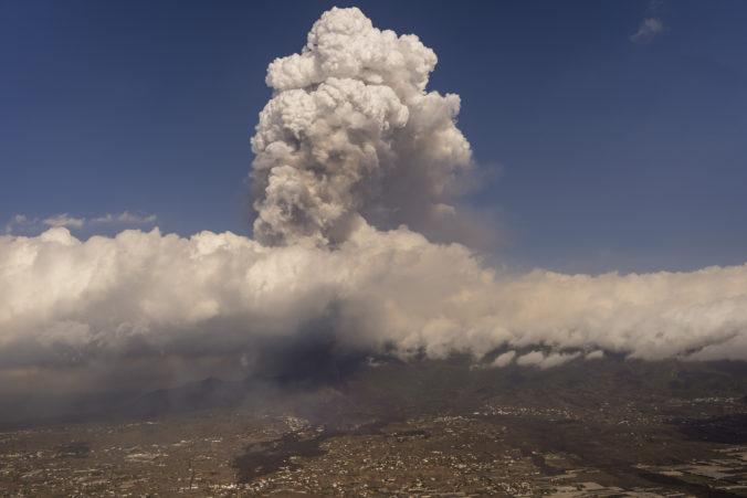 spain_volcano_81000 8c4a6e8f9da1468f8cd440d126788ddc 676x451