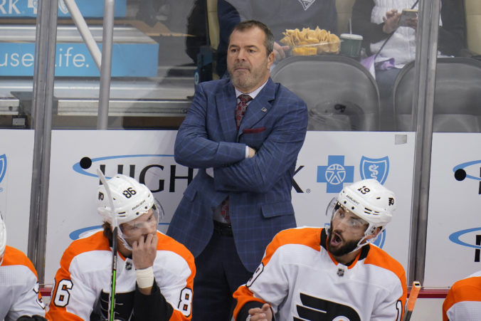 flyers_vigneault_fired_hockey_03412 3a39af55a218434888aeb1bffdbc981b 676x451