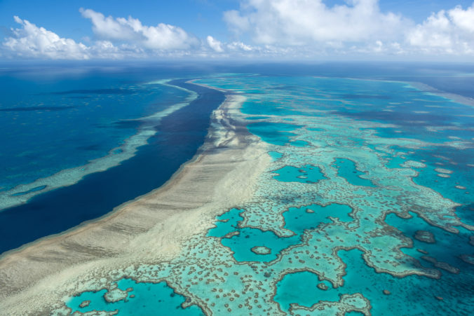 australia_great_barrier_reef_48976 03e22a577c3c4b2caedf8e2dcd8e1edc 676x451