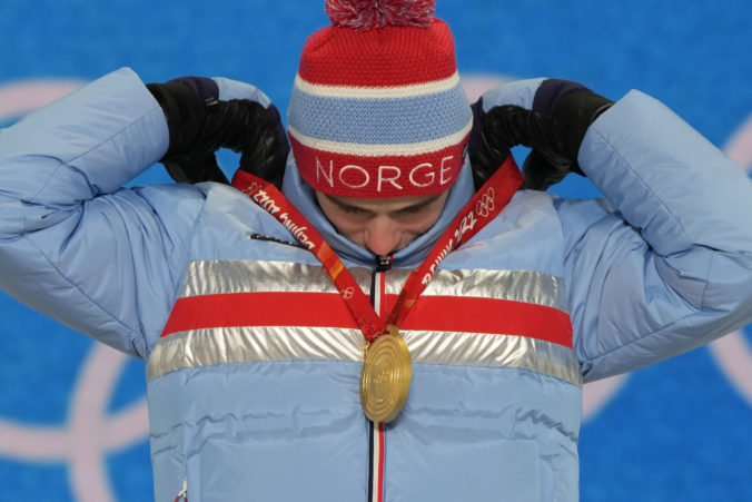 beijing_olympics_medal_ceremony_89452 d9c33bf024a3410ea21a3045e61751d9 1 676x451