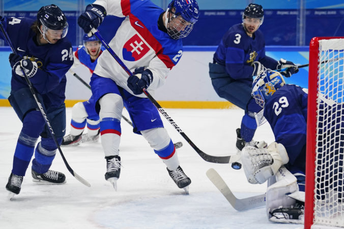 beijing_olympics_ice_hockey_56726 4effbcf52d42434199bac47dbbde5e8c 676x451