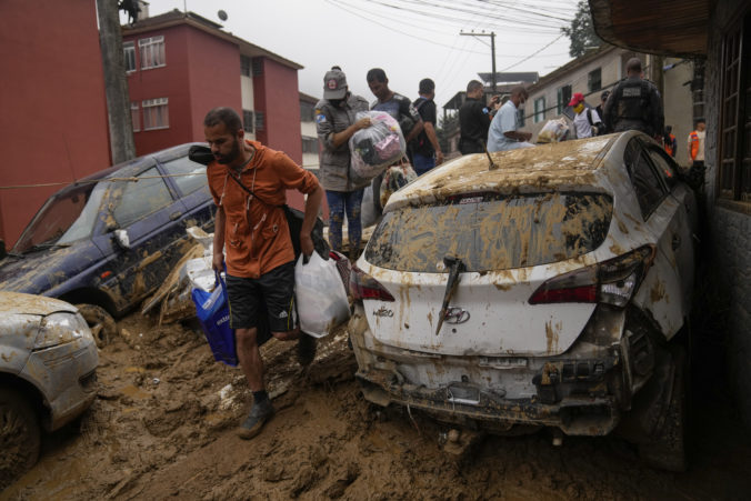 brazil_deadly_rains_17994 a8523cf51d2d455f9626ab11caf7fd6f 676x451