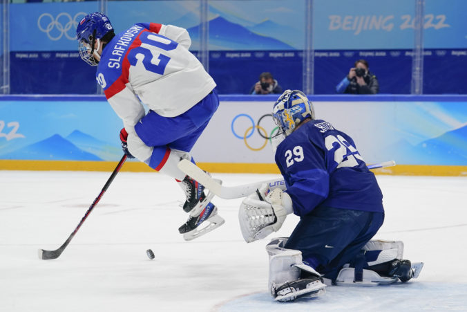 beijing_olympics_ice_hockey_11477 9a249a4b3603488bbe875deafa7dd1f6 676x451