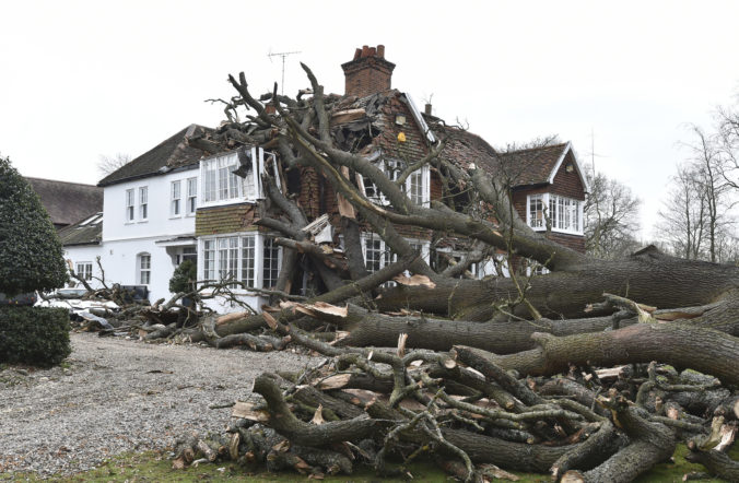 britain_europe_storm_08173 17869a18e7954263a42c68fa301988a3 676x442