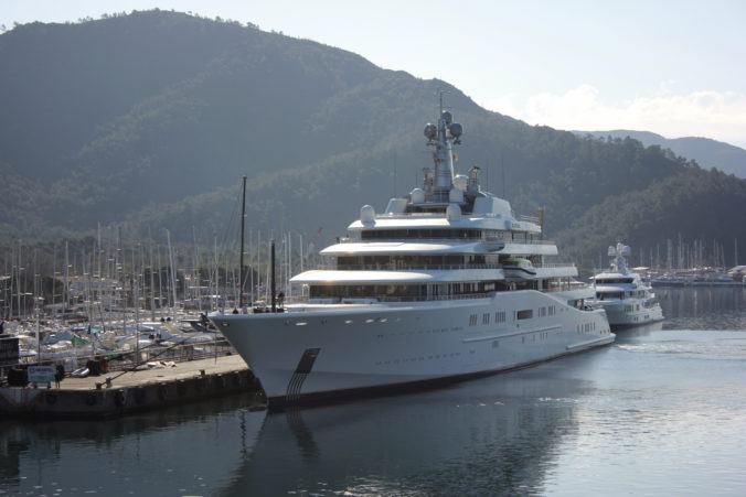 turkey_abramovich_yacht_39133 3e867d06fd5c4533a216b25dd1307be9 676x451