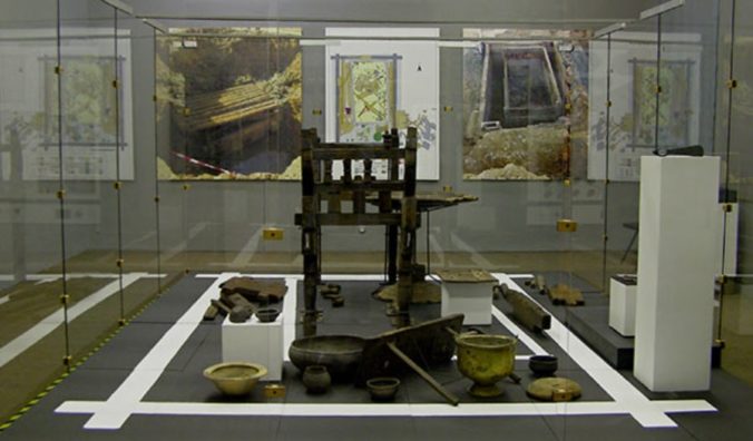 vystava celkovy pohlad na inventar hrobky knieza podtatranske muzeum 676x396