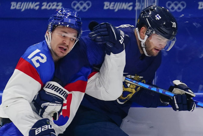 beijing_olympics_ice_hockey_35380 df692afa4b154fdf8352462cbbc723f3 676x451