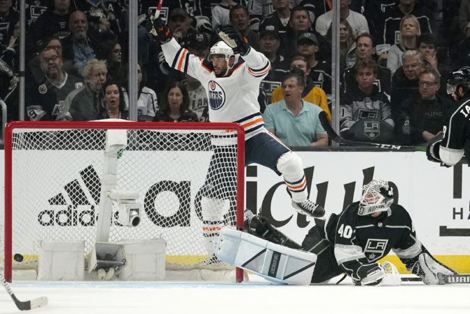 oilers_kings_hockey_76922 b8a7ba67e75847b9a9932e5594f113b4 676x451