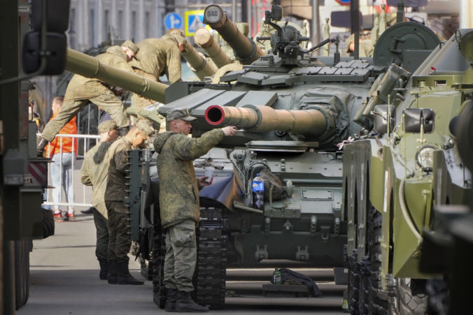 russia_victory_day_29850 188e45d892e3469cbfa616fe132d3886 676x451