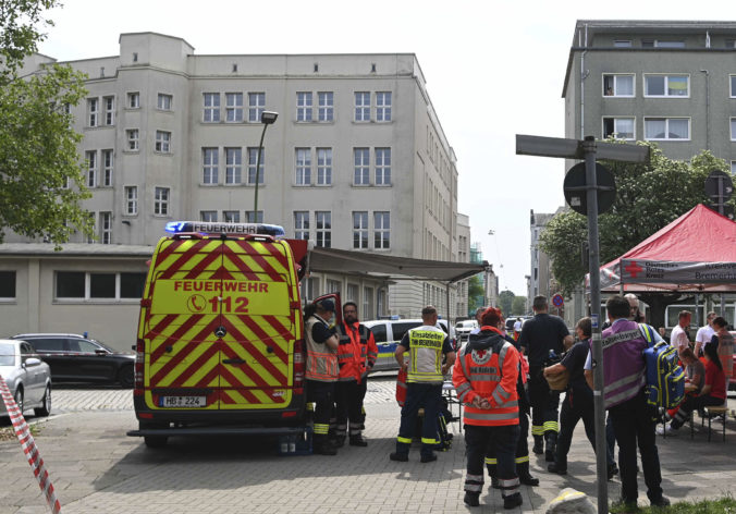 germany_school_attack_04651 facfa42d0f9b42ef84effb8d1e91e1ff 676x472