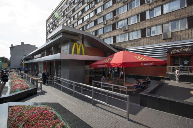 mcdonalds moskva 676x451