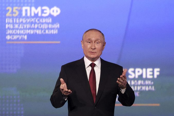 russia_economic_forum_33429 e733178b922946b98ef36489c16dc1c0 676x451