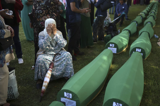 aptopix_bosnia_srebrenica_anniversary_60475 2975e1d355d840c69c1961757754e449 676x451