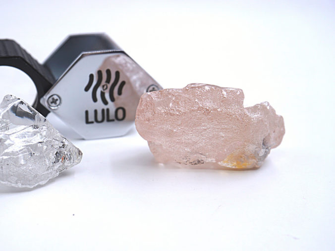 angola_big_pink_diamond_91381 da8cf16777c9410cbc384078824b206e 676x507