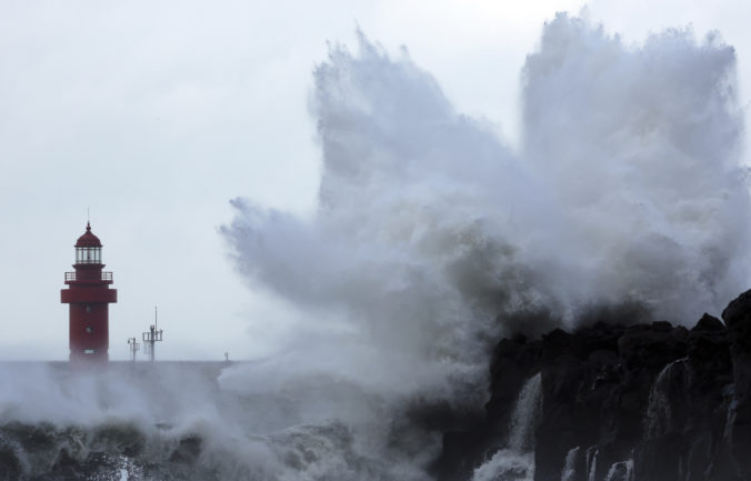 asia_typhoon_80237 5e351314e9d94bc88cca5079c1345892 676x433