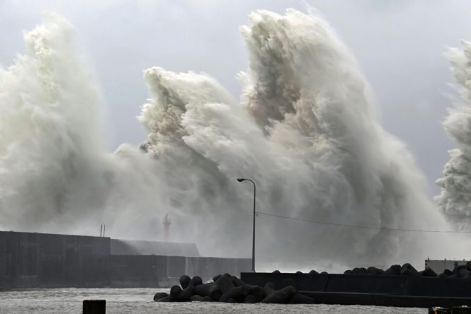 japan_asia_storm_40123 38aa56ccc58448dfb1f6bf8948705bd3 676x451