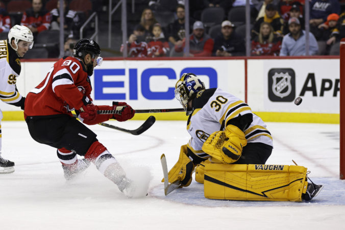 bruins_devils_hockey_81796 f47ae2197d8e4bf7a262b5e80bf4496d 676x451