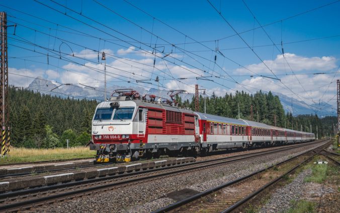 zssk z dovodu ocakavaneho zvyseneho pohybu cestujucich s bliziacim sa sviatkom vsetkych svatych posilni vlakovu dopravu 26 spojmi 676x423